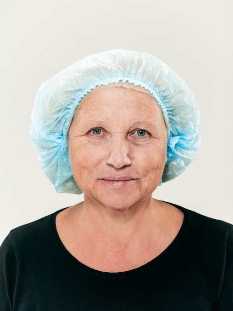 Photo gratuite visage de femme d'âge moyen avant la chirurgie plastique