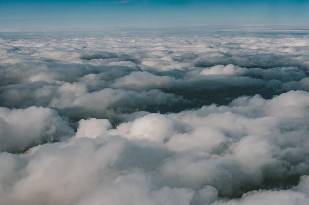 Voir à travers un filtre instagram de fenêtre d'avion