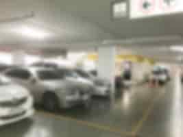 Photo gratuite voitures dans un parking