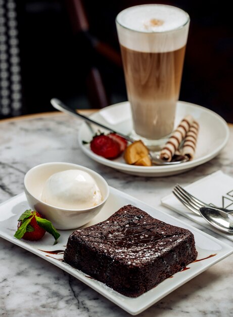 Volcan au chocolat avec glace