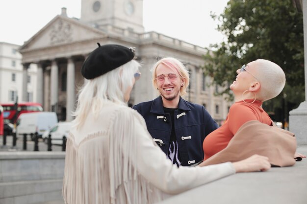 Les voyageurs de la ville de Londres avec des vibrations atumn