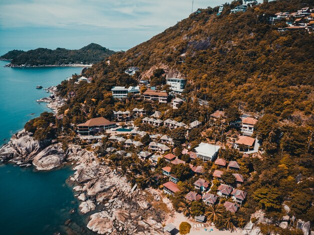 Vue aérienne de la belle plage tropicale