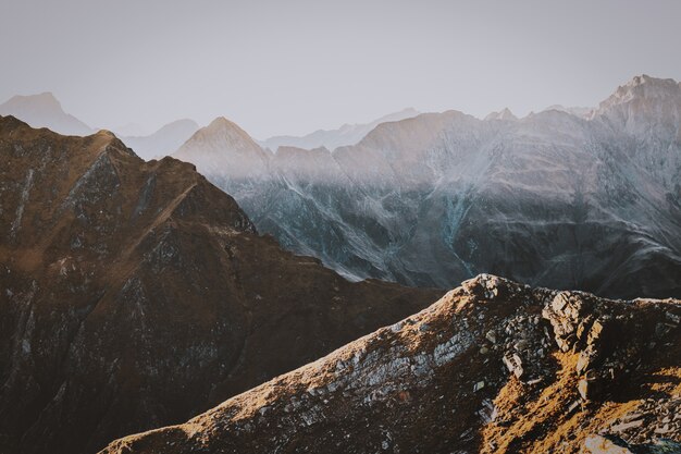 Vue aérienne des montagnes