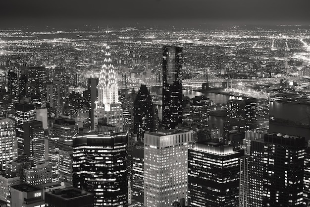 Vue aérienne de New York City Manhattan skyline au crépuscule