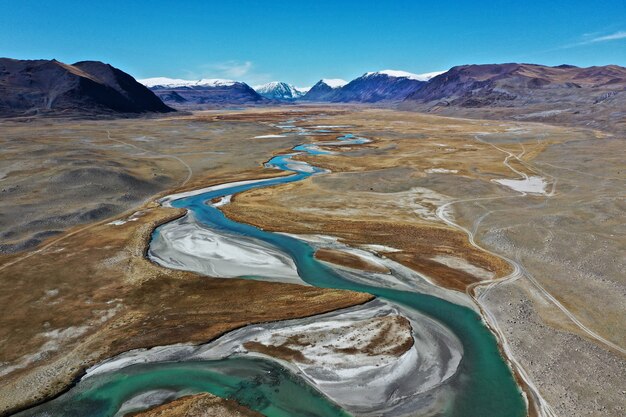 Vue aérienne de la rivière Orkhon en Mongolie