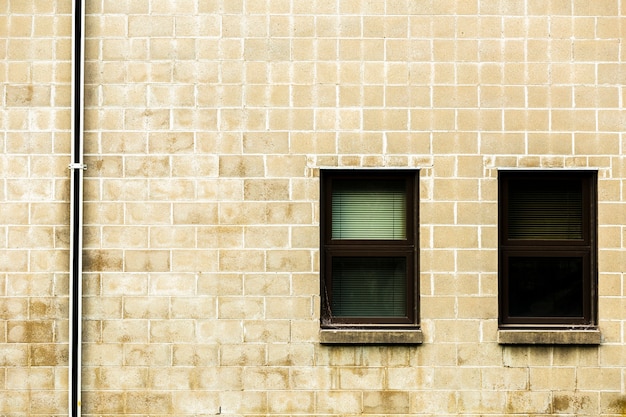 Photo gratuite vue, brique, bâtiment, à, fenêtres