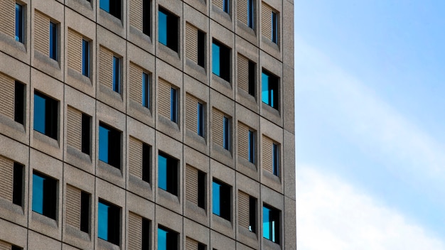 Vue de côté du vieux bâtiment