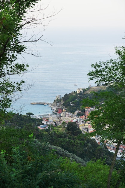 Photo gratuite vue sur la côte de la mer ligure italie