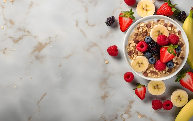 Vue sur un délicieux bol de petit-déjeuner avec banane et assortiment de fruits