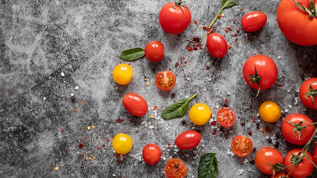 Photo gratuite vue de dessus arrangement d'aliments sains pour renforcer l'immunité