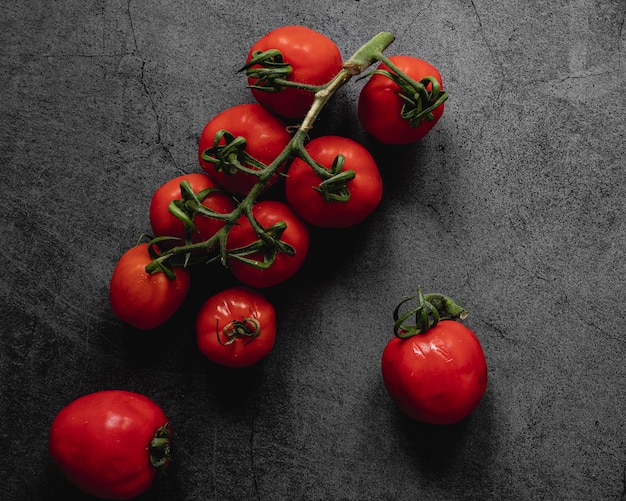 Vue de dessus arrangement de tomates