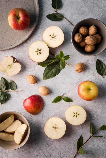 Vue de dessus assortiment de fruits frais sur la table