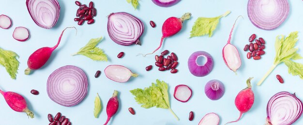 Vue de dessus assortiment de légumes frais