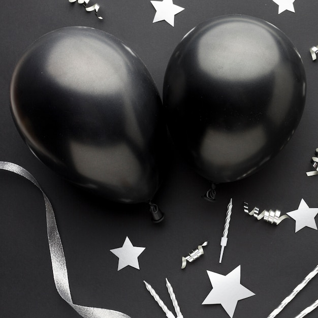 Photo gratuite vue de dessus des ballons noirs