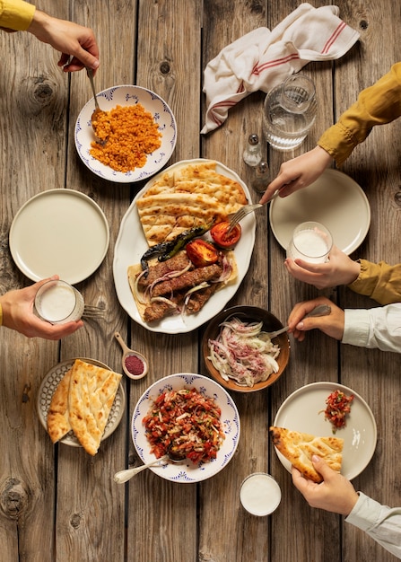 Photo gratuite vue de dessus sur le banquet