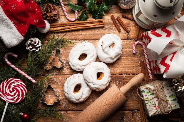 Vue de dessus, bonbons noël, à, fond bois