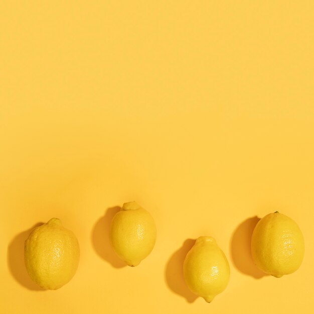 Vue de dessus bouquet de citrons avec espace de copie