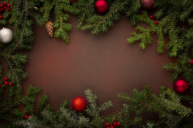 Vue de dessus des branches d'arbres de Noël espace de copie