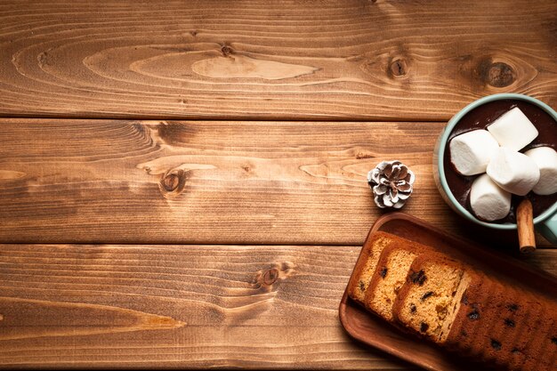 Vue de dessus chocolat chaud avec espace de copie