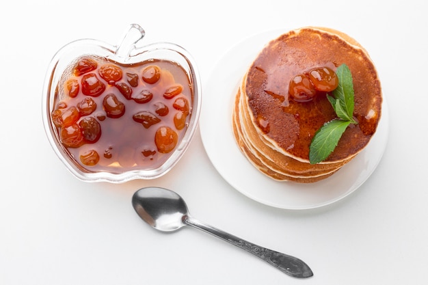 Vue de dessus confiture de fruits avec crêpes