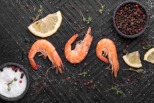 Vue de dessus des crevettes de fruits de mer