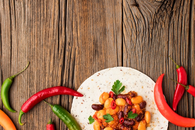 Photo gratuite vue de dessus de la cuisine mexicaine avec espace copie