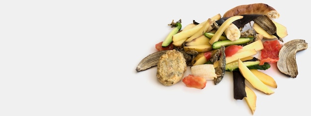 Vue de dessus des déchets avec des légumes biologiques
