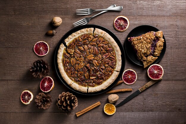 Vue de dessus délicieuse tarte aux pacanes maison