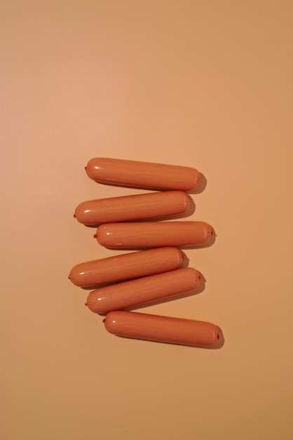 Photo gratuite vue de dessus de délicieuses saucisses