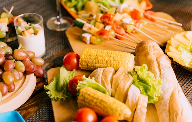 Vue de dessus de délicieux apéritifs