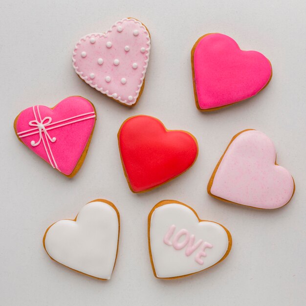 Vue de dessus de délicieux cookies de la Saint-Valentin