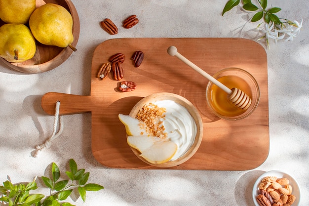 Vue de dessus délicieux petit déjeuner avec du miel