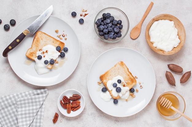 Vue de dessus délicieux petit déjeuner sur la table