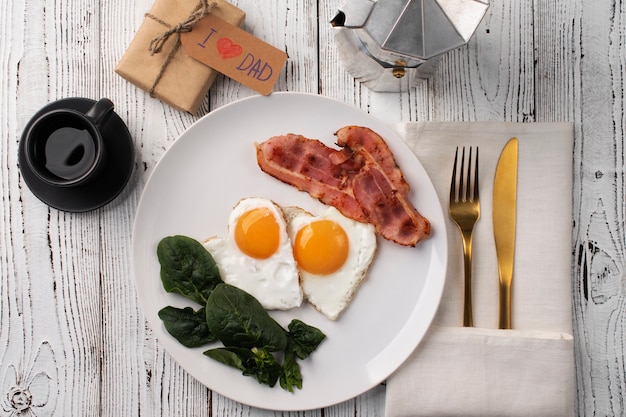 Vue de dessus délicieux petit déjeuner sur table