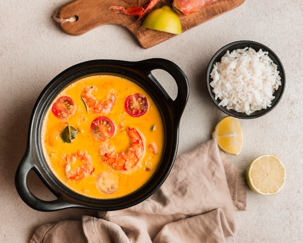 Vue de dessus délicieux repas de crevettes