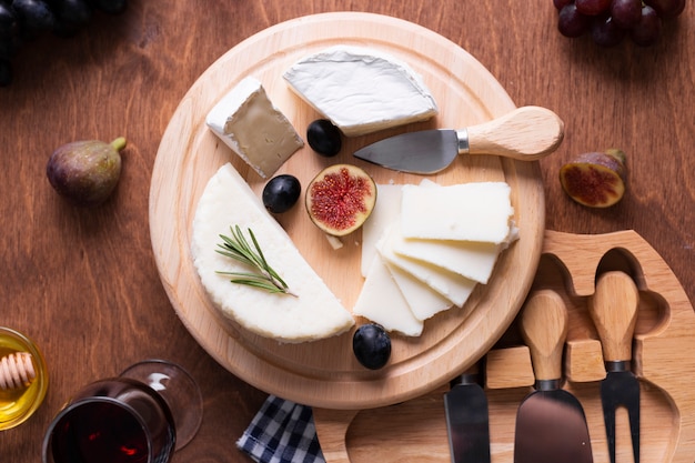 Vue de dessus de délicieux snacks sur une table