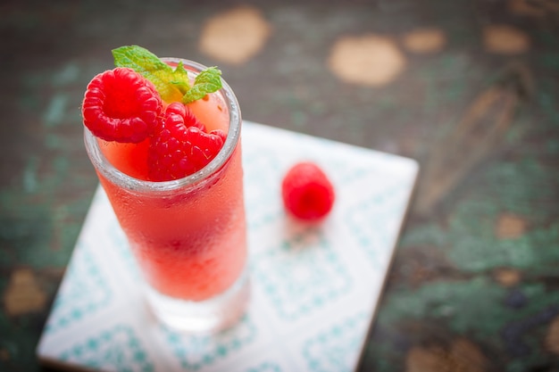 Vue de dessus délicieux sorbet aux framboises