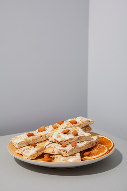 Vue de dessus sur le dessert au turron