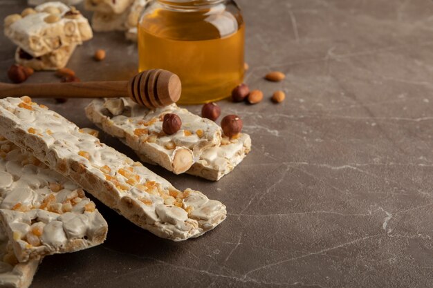 Vue de dessus sur le dessert au turron