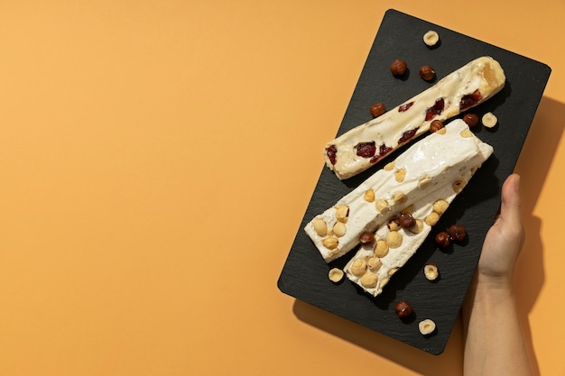 Vue de dessus sur le dessert au turron