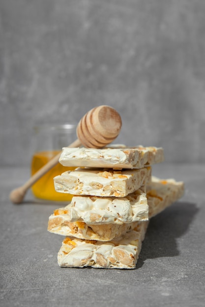 Vue de dessus sur le dessert au turron