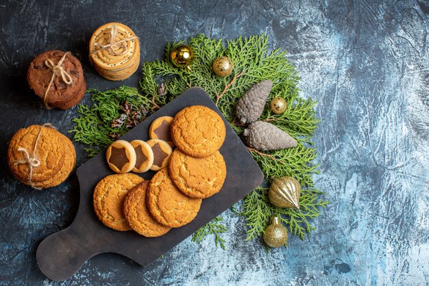 Vue de dessus différents délicieux biscuits de noël