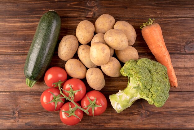 Vue de dessus différents légumes sains