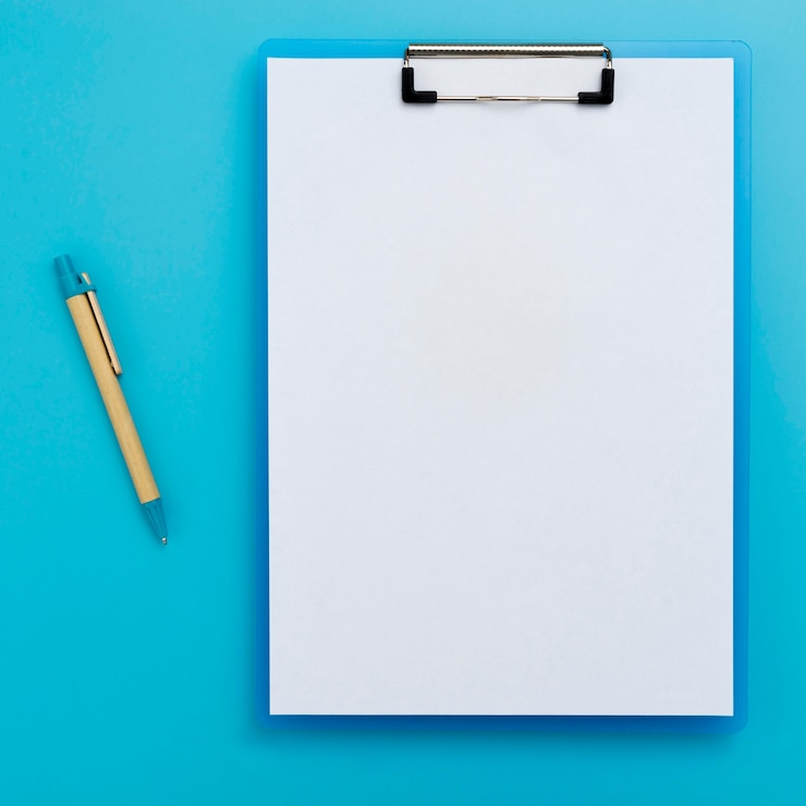 Photo gratuit vue de dessus du bloc-notes avec stylo