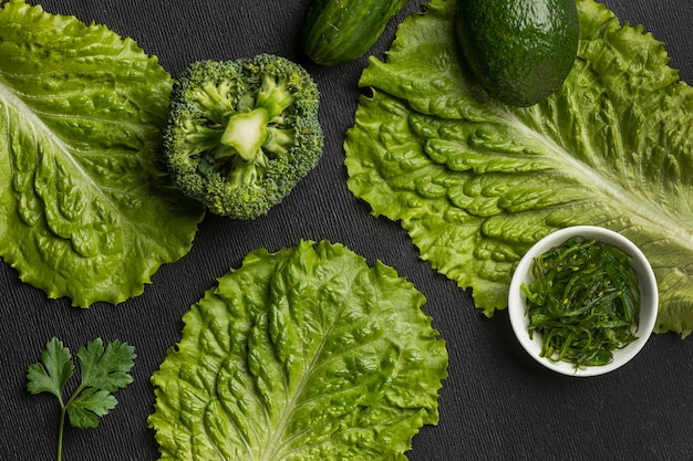 Vue de dessus du brocoli au céleri