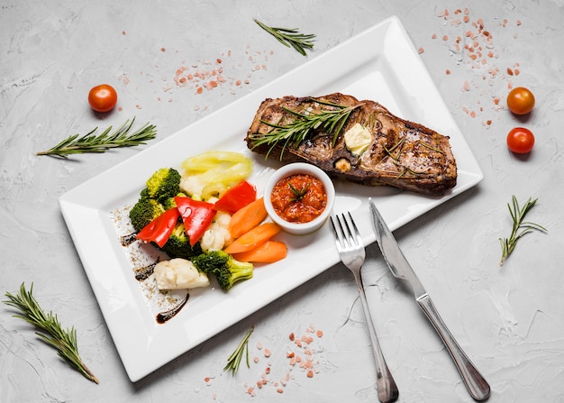 Vue de dessus du délicieux repas de poisson