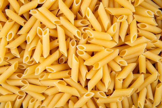 Vue de dessus du modèle de pâtes penne