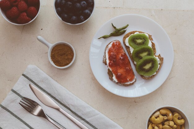 Vue de dessus du petit déjeuner