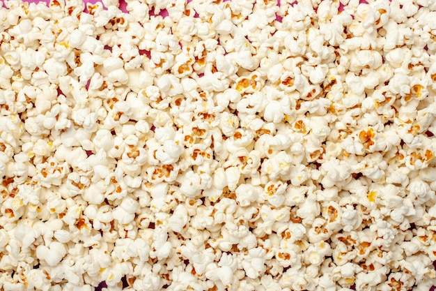 Vue de dessus du pop-corn frais pour la soirée cinéma