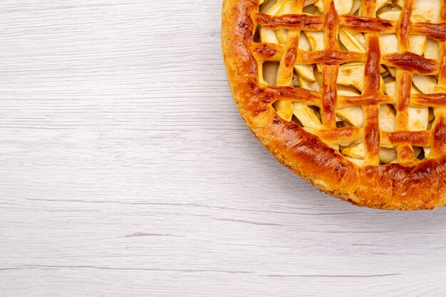 Une vue de dessus gâteau aux fruits rond délicieux gâteau aux fruits biscuit